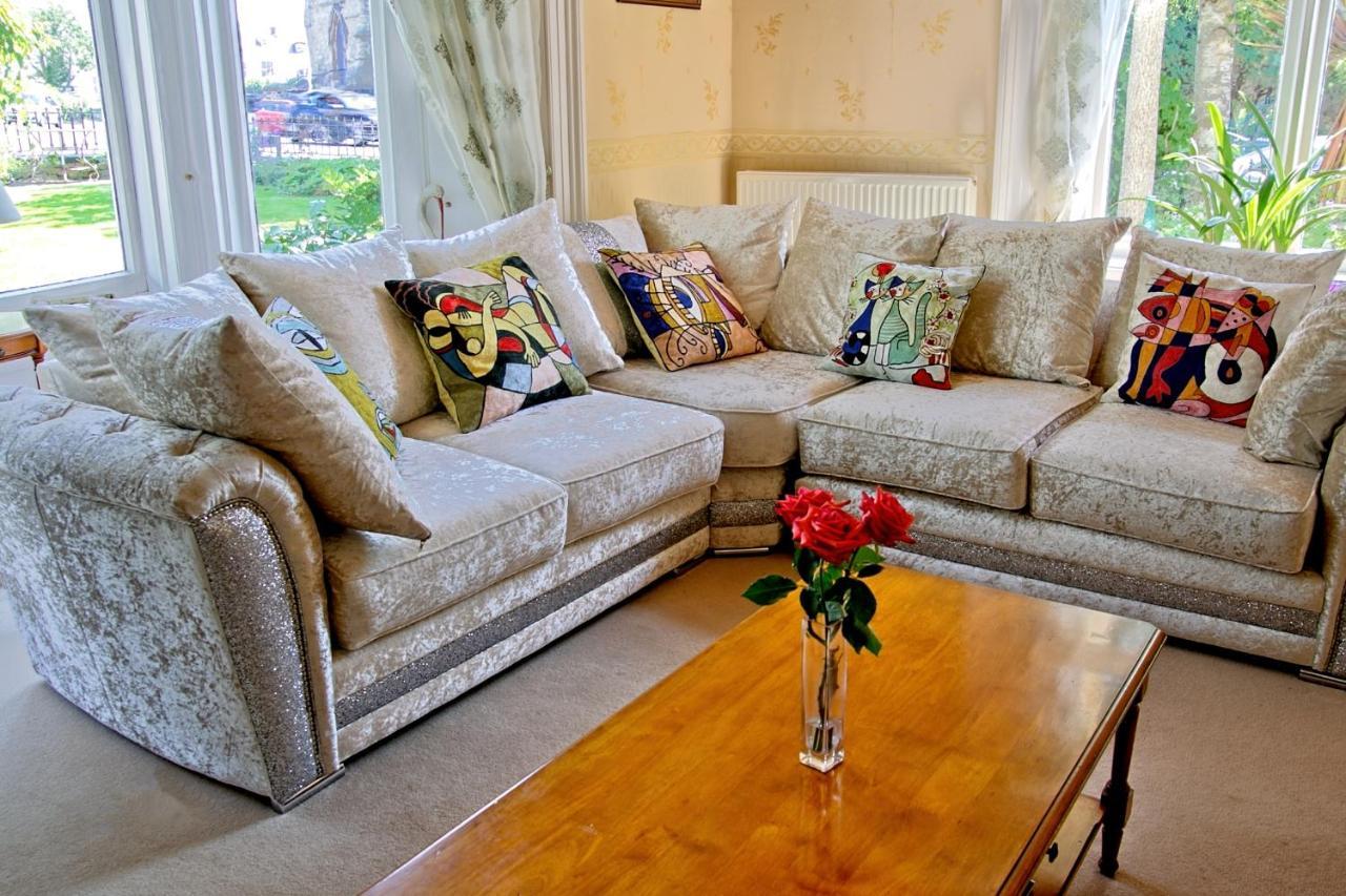 Holcombe House Guest House Llandudno Dış mekan fotoğraf