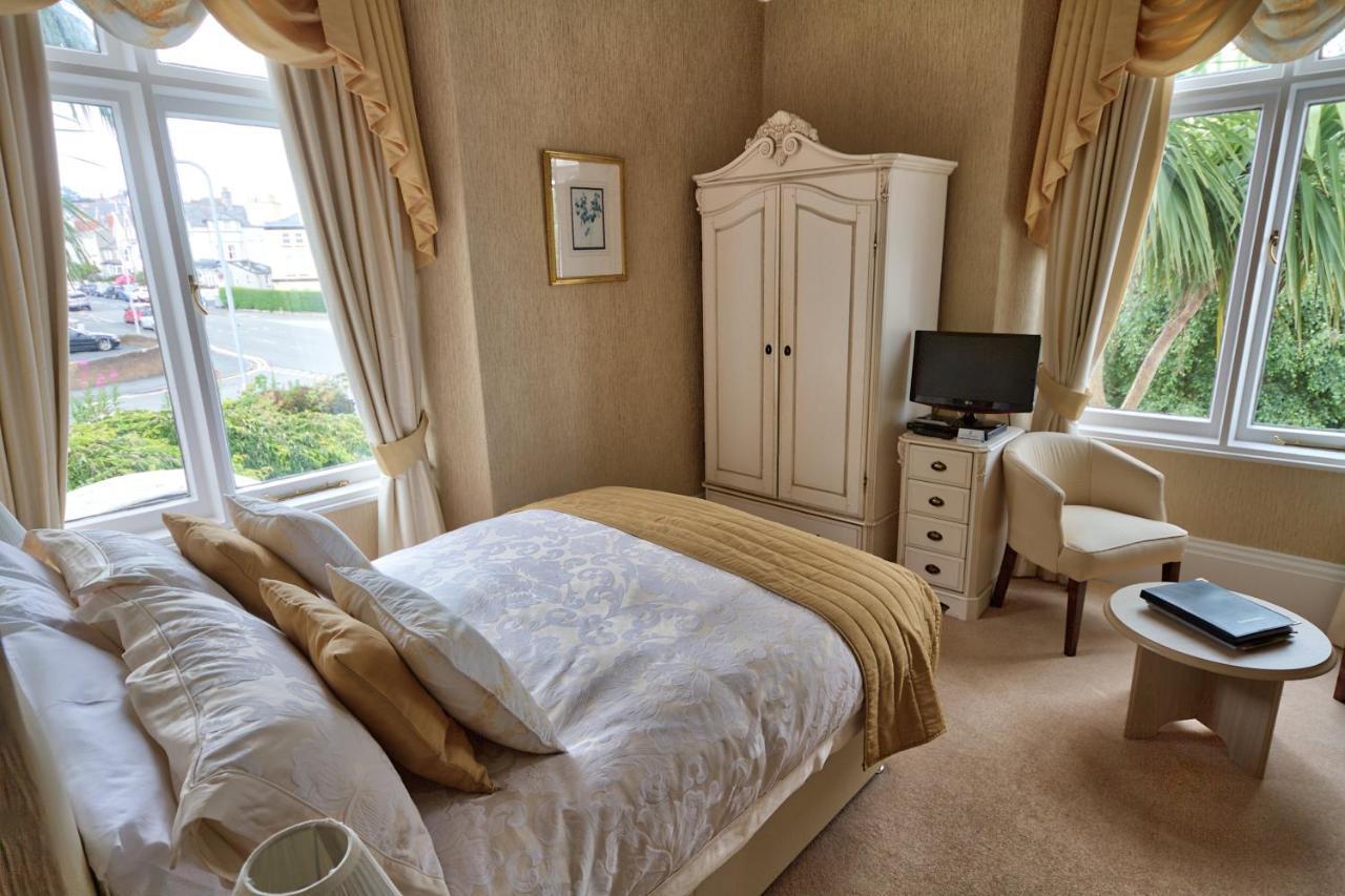 Holcombe House Guest House Llandudno Dış mekan fotoğraf